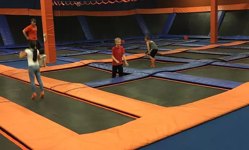 Jump into Fun – Select from 60 Minutes to All Day Jumping