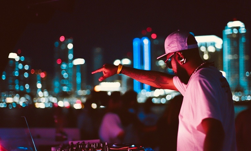 Image 3: 3-Hour Miami Hip-Hop Yacht Party with Live DJs & Free Drinks