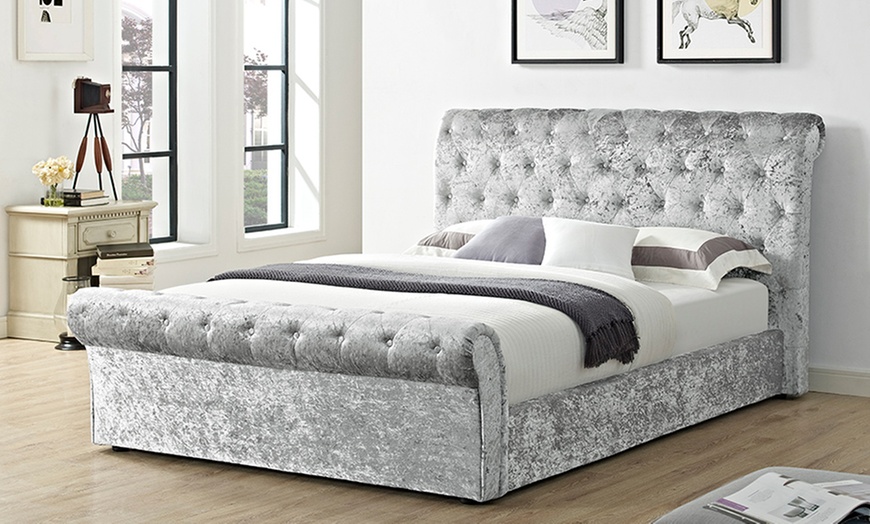 Image 2: Crushed Velvet Storage Bed