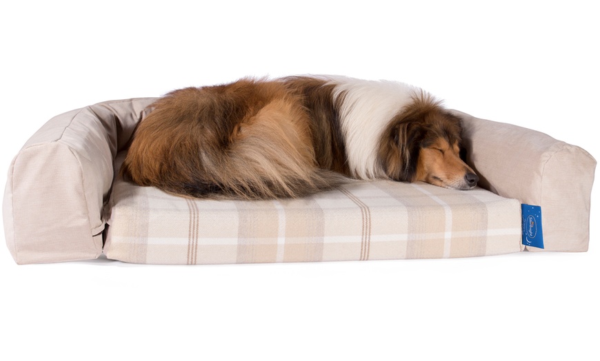 Image 15: Silentnight Dog Bed