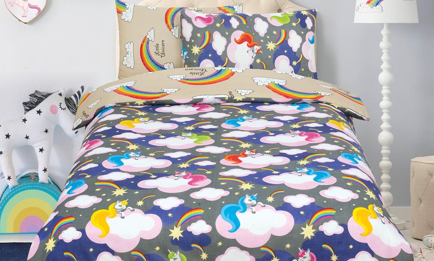 Image 11: Kids Reversible Duvet Set