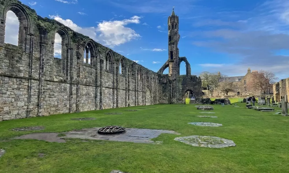 Outdoor Escape Games: Self-Guided Adventures Across City Landmarks