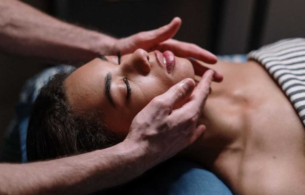 Up to 34% Off on  at Pink Beauty Clinic