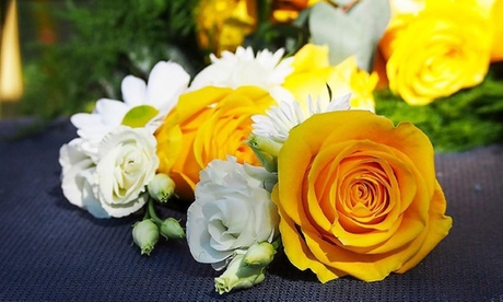 5 o 10 rose o fiori da La bottega dei fiori. Consegna a domicilio inclusa