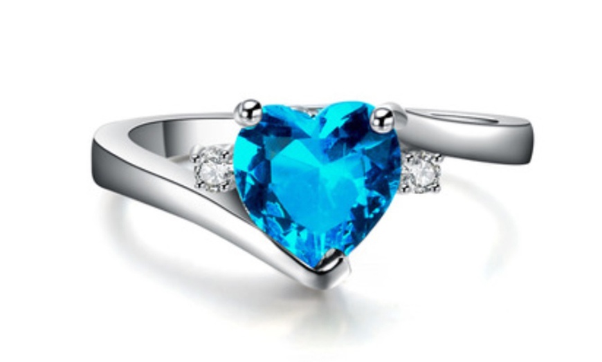 Image 8: Crystal Heart Stone Ring