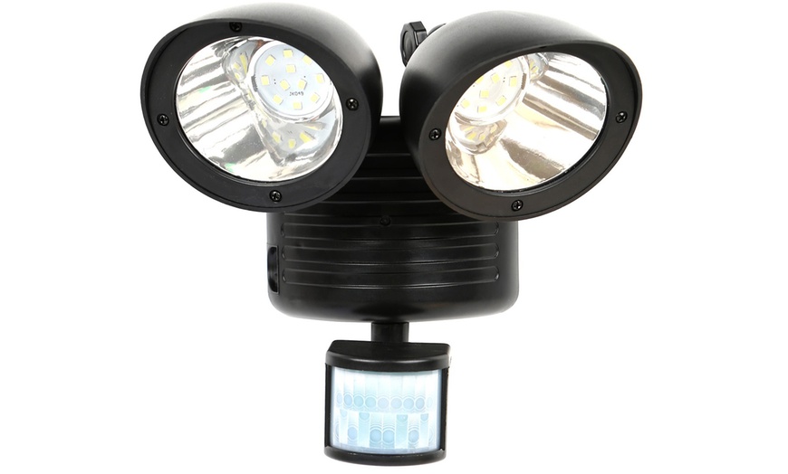 Image 2: Solar-Powered Twin Head LED Light