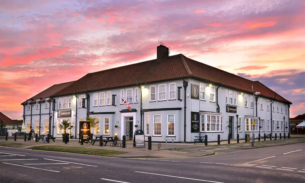 Essex: Double Room with Breakfast