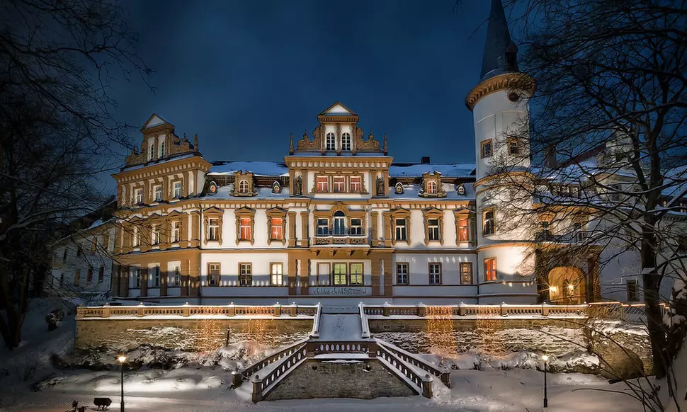 Schkopau: 2-5 Nächte für Zwei im Doppelzimmer mit Frühstück, Drink & 1x Partner SPA-Behandlung im 4-Sterne Schlosshotel - Primary Image