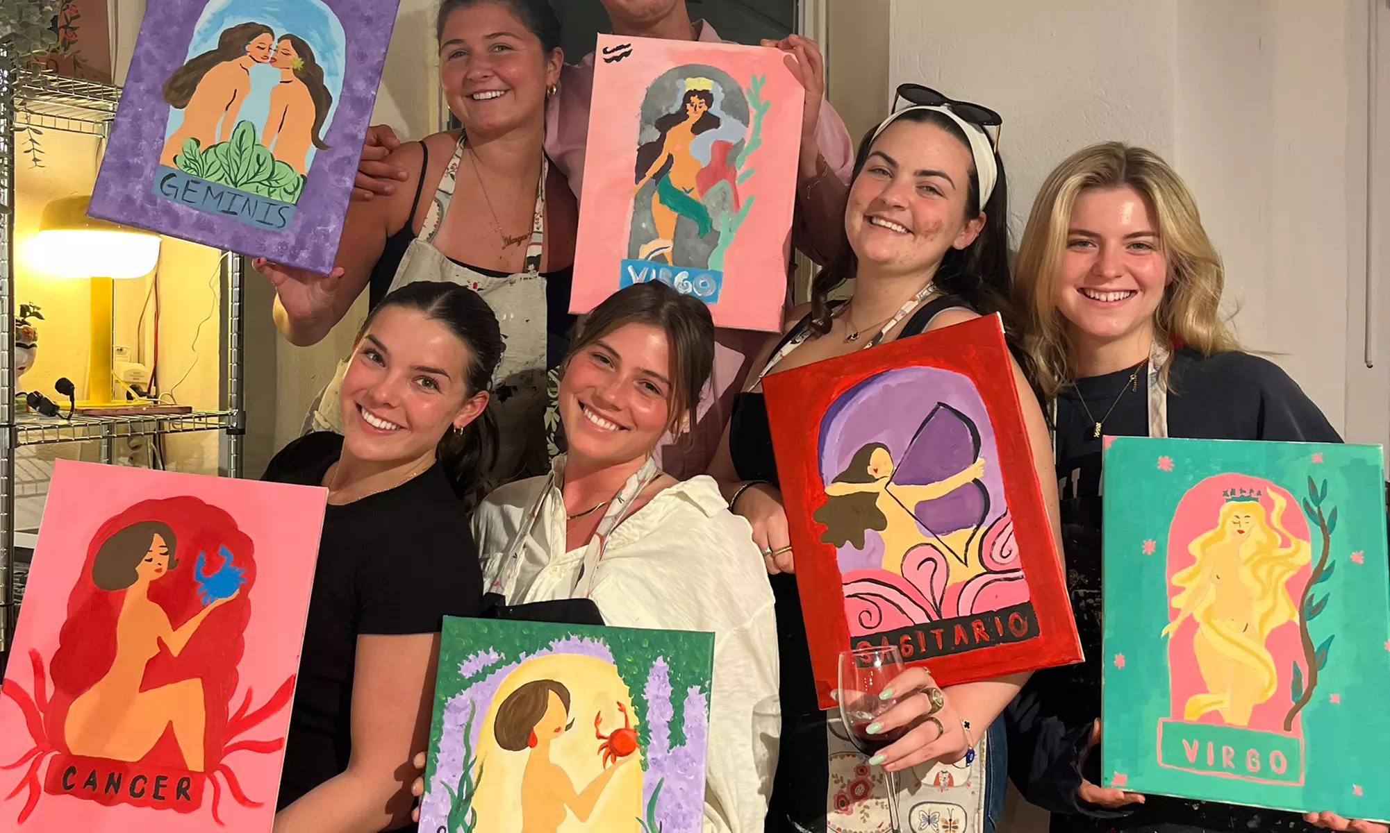 Experiencia creativa o premium “Pinta un cuadro”  con snacks y bebida