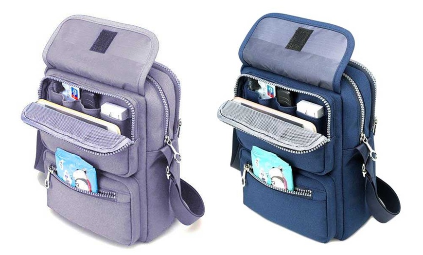 Image 9: Multi-Pocket Travel Bag