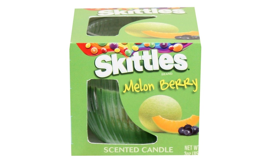 Image 29: 8 Candy-Scented Candles Lucky Dip