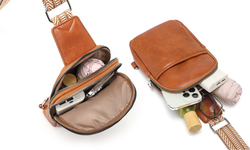 Image 4: Unisex Convertible Multi-Wear Chest Bag