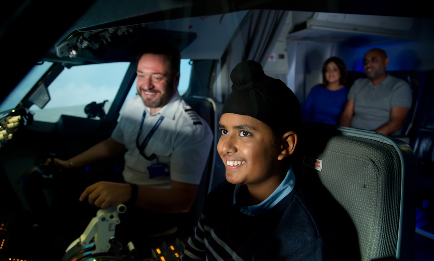 Image 8: Boeing 737 Simulator Experience