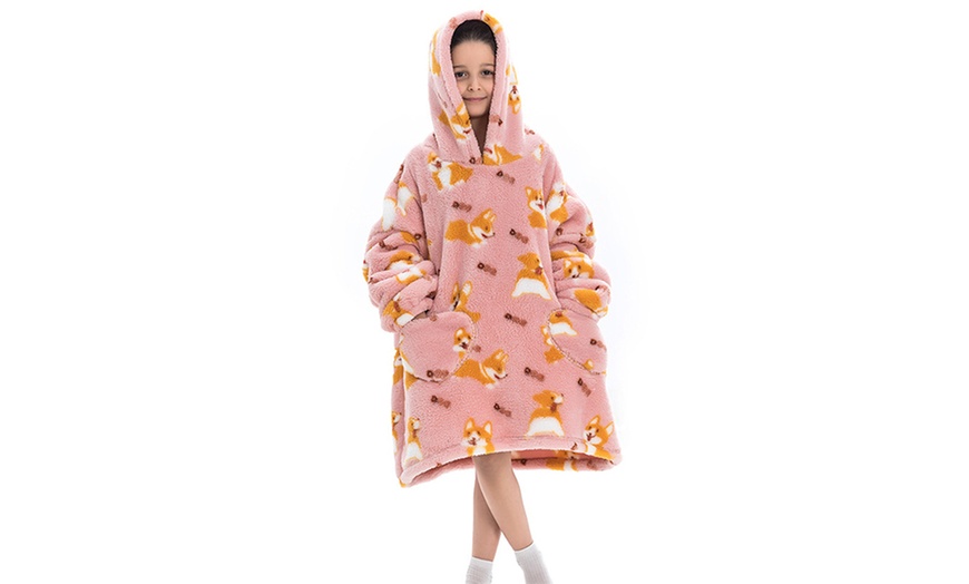 Image 7: Kids' Oversized Blanket Hoodie