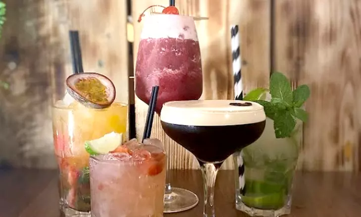 Share a 1kg or 2kg Tomahawk Steak Meal with Cocktails or Wine!