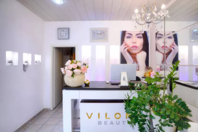 Mesotherapie mit Hyaluron-Ampulle