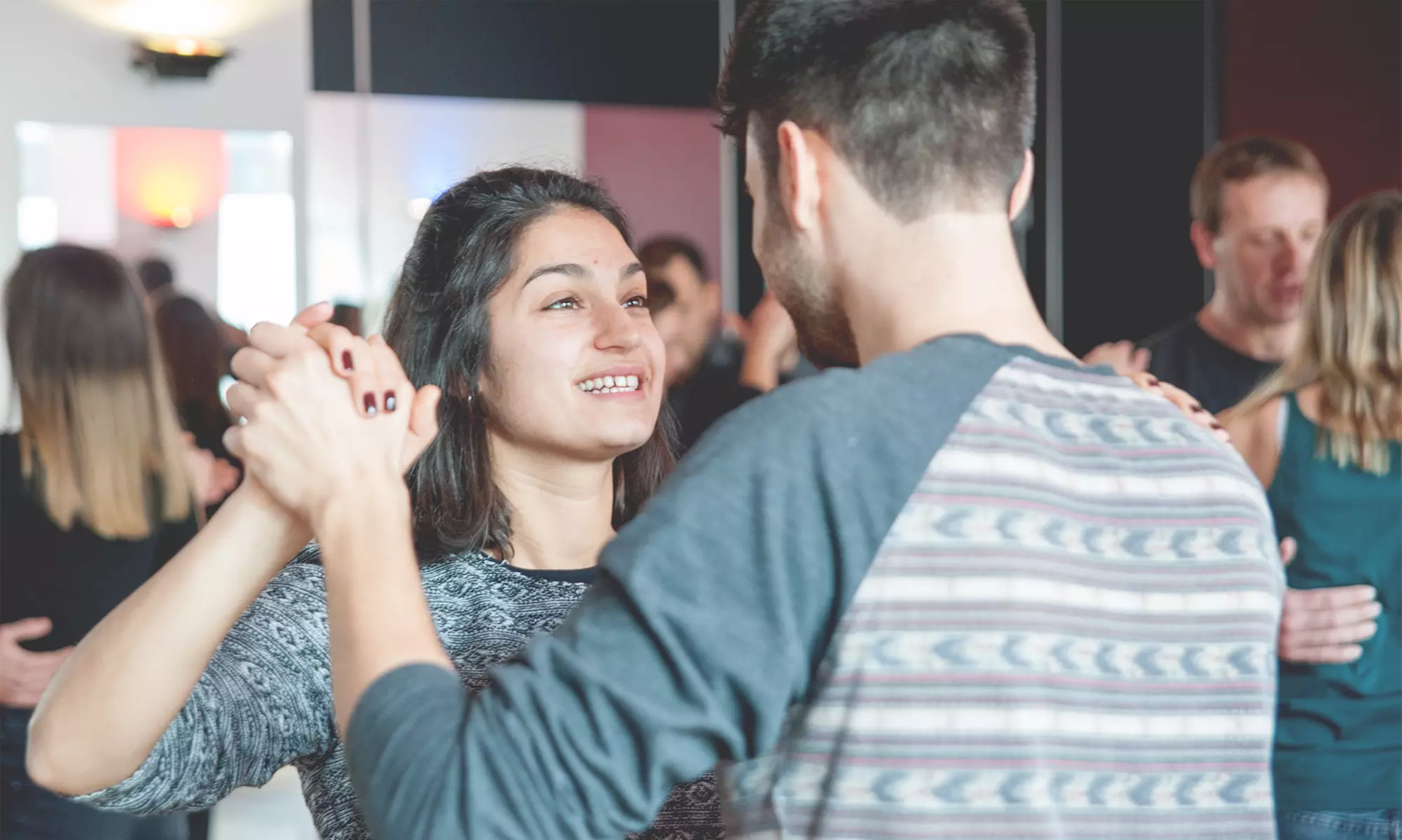 Bis zu 90 Min. Salsa oder Bachata-Anfänger-Stunde für 1 Person (56% sparen) - Primary Image