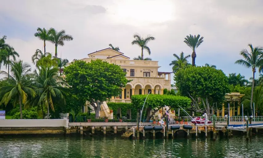 90 Minute Homes of the Rich & Famous Boat Tour @ Miami Skyline Cruises