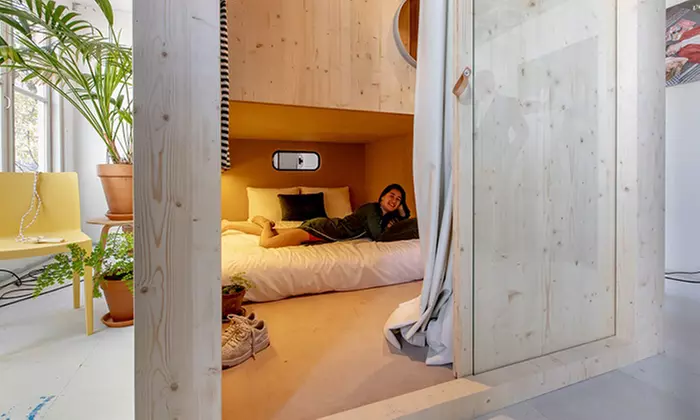 Maastricht: Privater Schlafbereich im Gemeinschaftsraum mit Spa