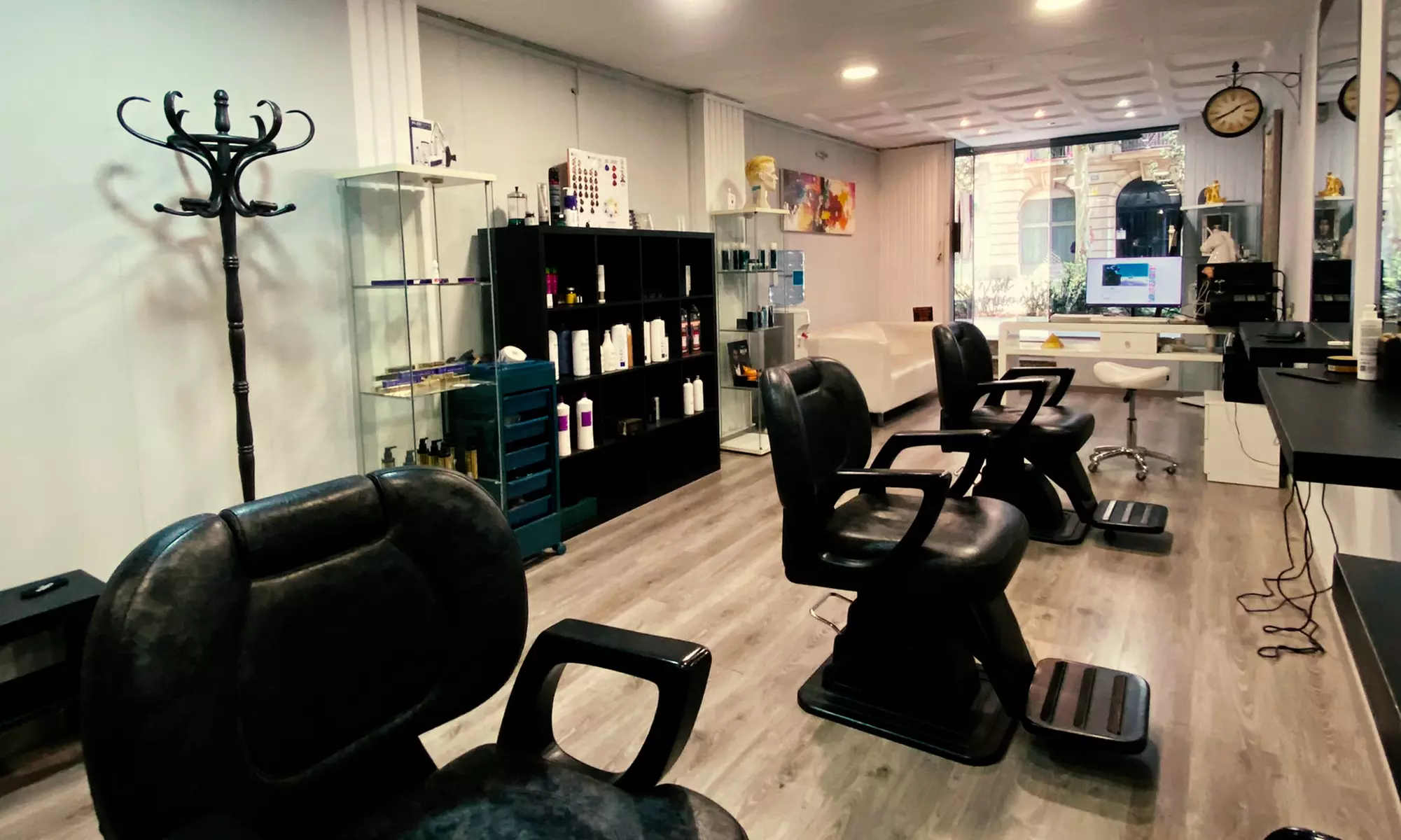 Sesión de peluquería con corte, secado y opción a tinte y mechas