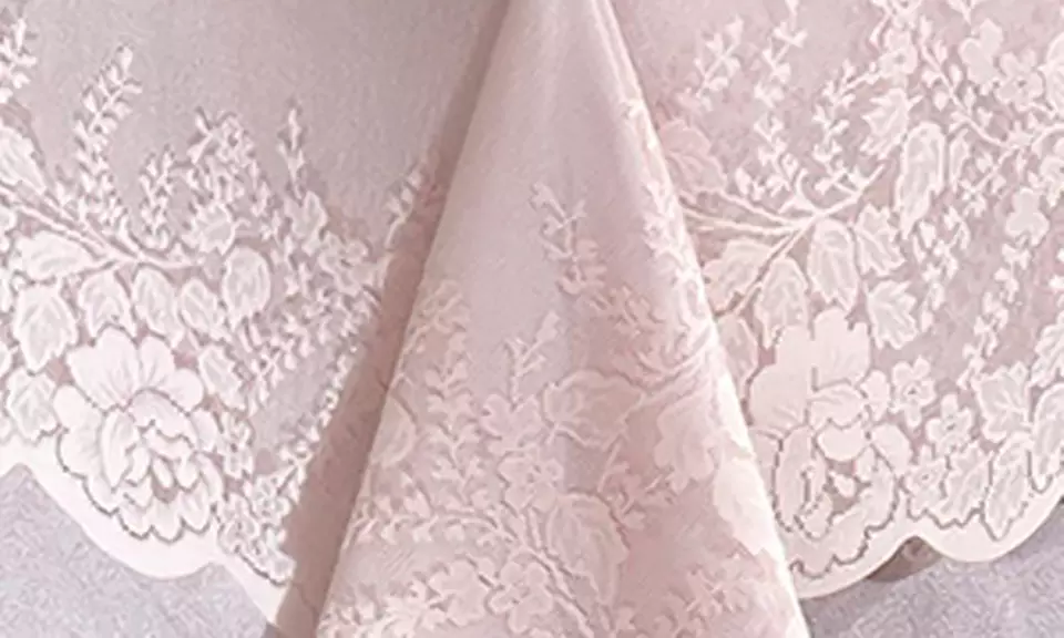 Lot nappe et surnappe en dentelle