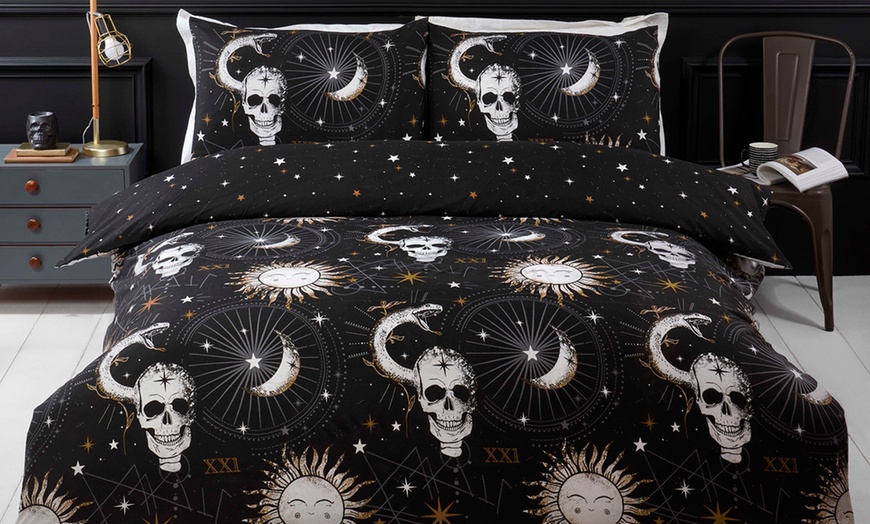 Image 1: Halloween Duvet Sets - Spooktacular Designs for Your Bedroom