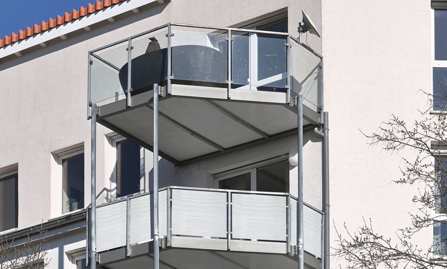 Image 11: Wicker Balcony or Fence Screen