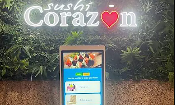 Saborea la gastronomía japonesa con un menú de sushi para 2 o 4