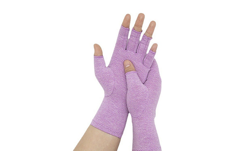 Image 7: Unisex Arthritis Relief Compression Gloves