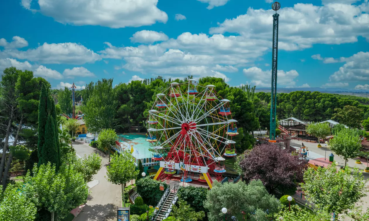 ¡Diversión sin límites en el Parque de Atracciones de Zaragoza con entradas para todos y ahorra hasta un 28%! - Primary Image