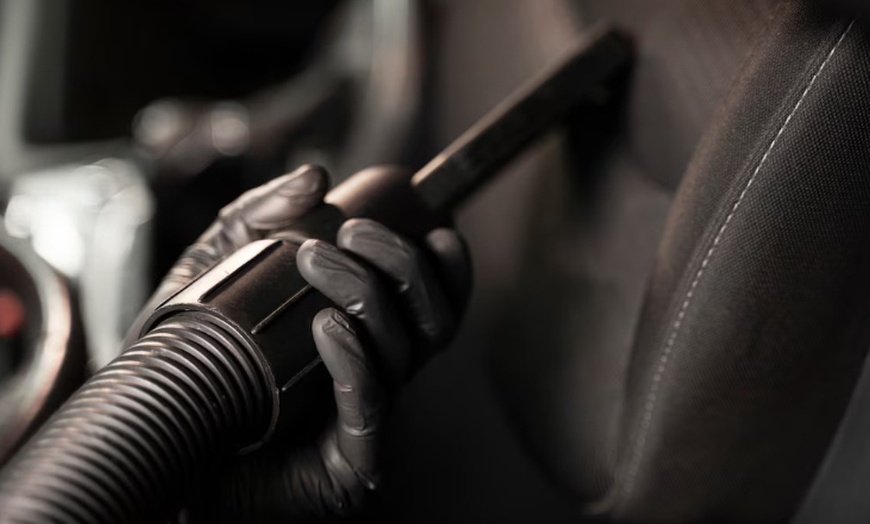 Image 2: Innenreinigung & Außenreinigung od. Politur mit Versiegelung & Schutz