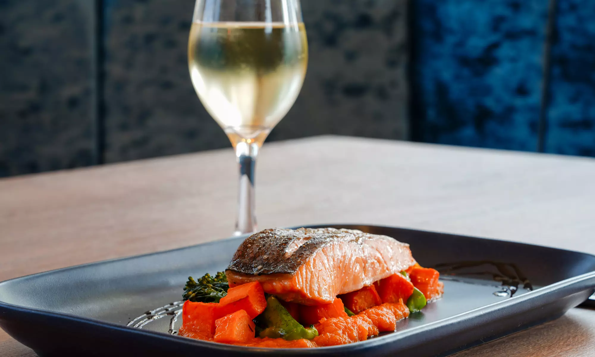 West Yorkshire: Double Room for 2 w/ Breakfast & Dinner, Plus Prosecco