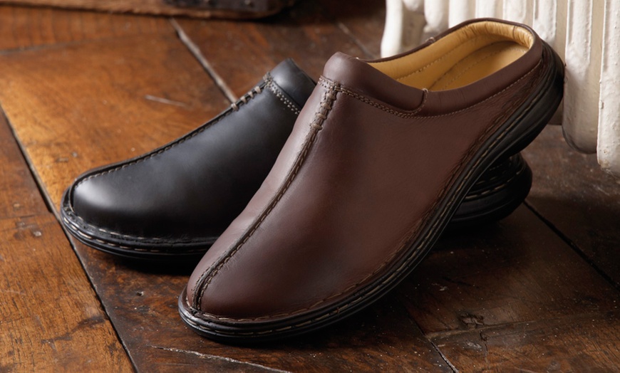 Image 1: Men's Leather Slippers
