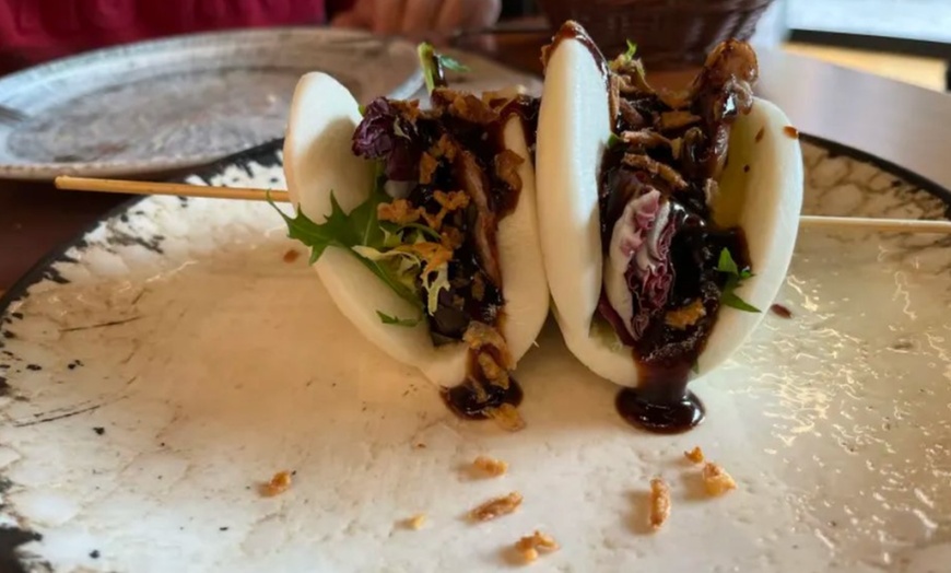 Image 28: Menú para 2 o 4 con entrantes, principales, postres y bebidas 