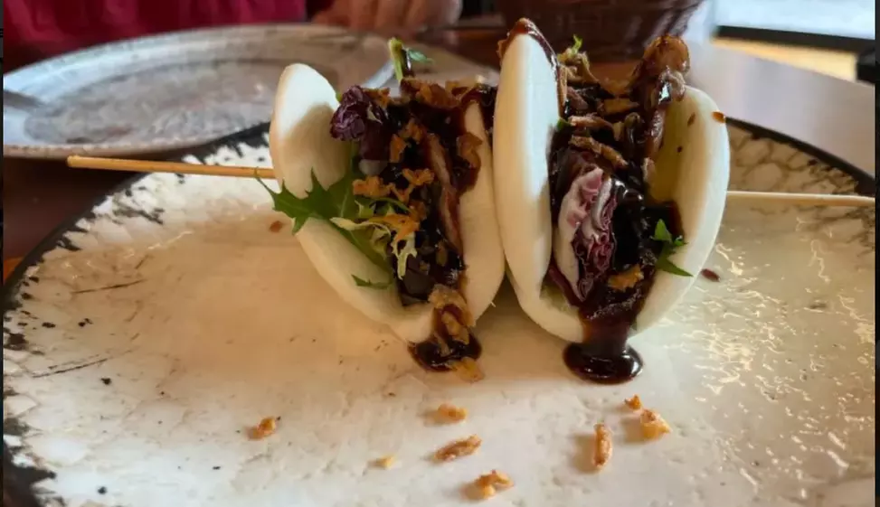 Menú para 2 o 4 con entrantes, principales, postres y bebidas