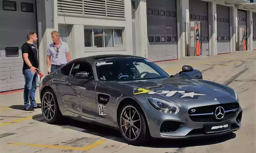 Rennwagen fahren bei Starperformance Racing