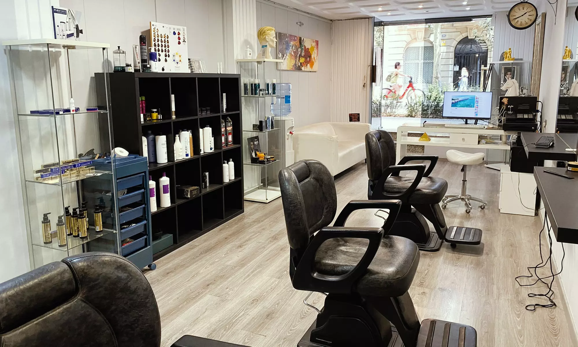 Sesión de peluquería con corte, secado y opción a tinte y mechas