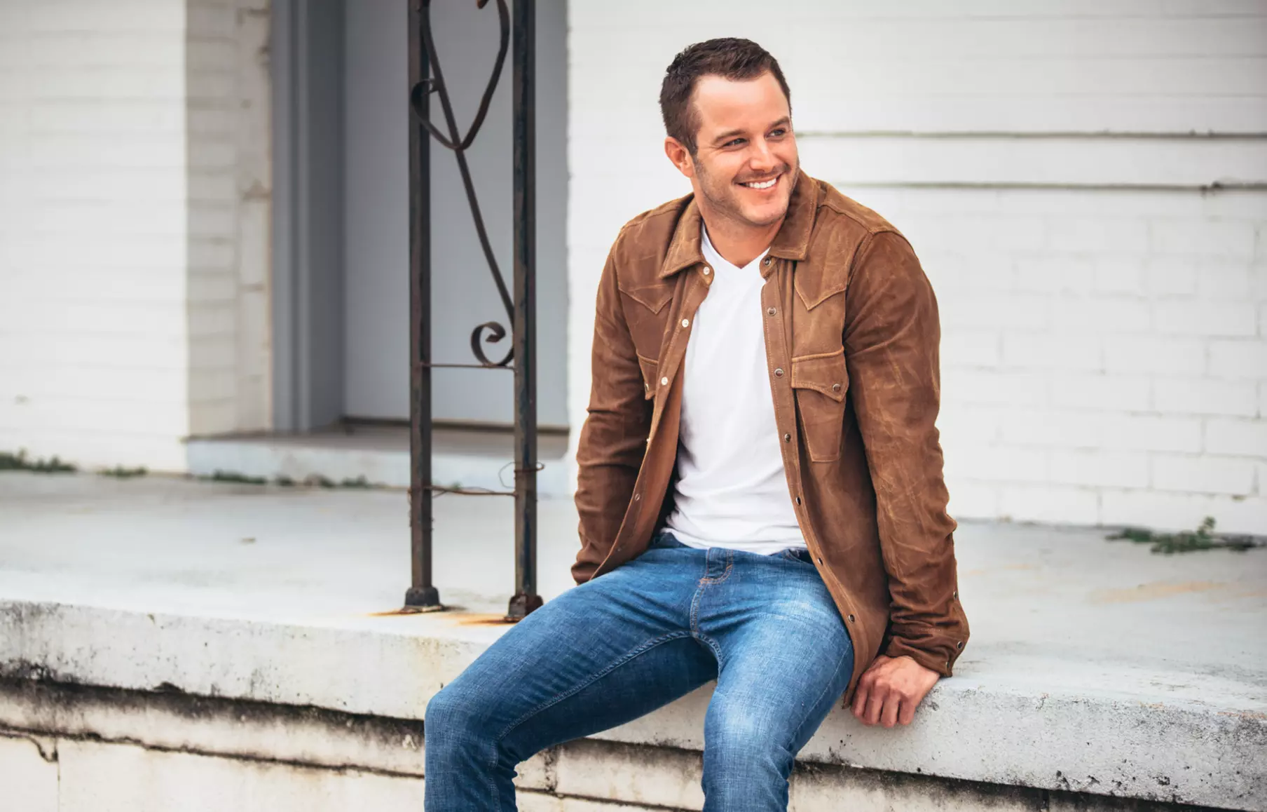 Easton Corbin on Friday, April 12, at 7 p.m. - Second Medium