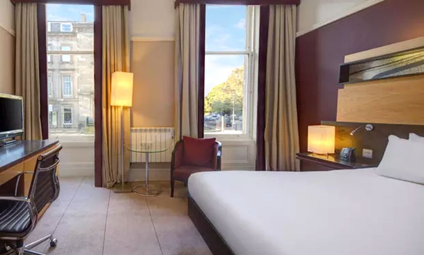 Image 10: Edinburgh: 1 or 2 Nights with Breakfast and Meal Credit