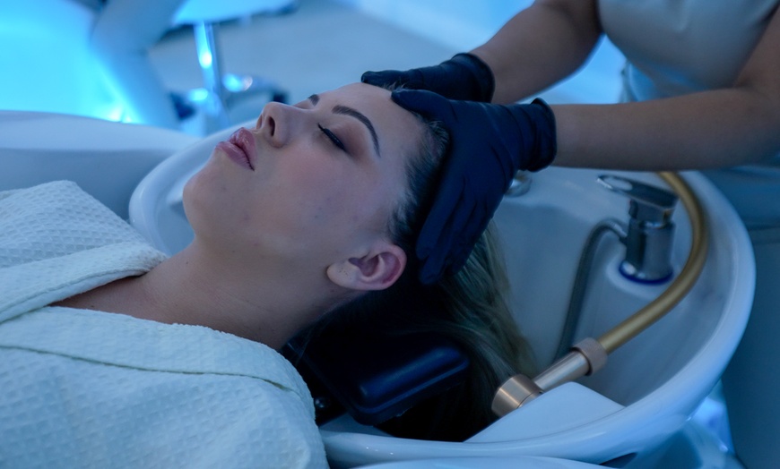 Image 9: 60-Minute Deep Scalp Treatment