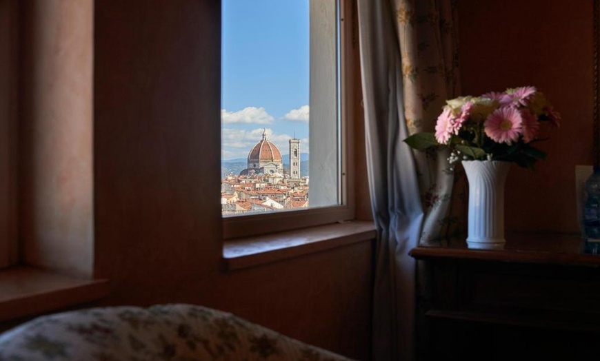 Image 6: Florence: Romantic Double Room with Breakfast