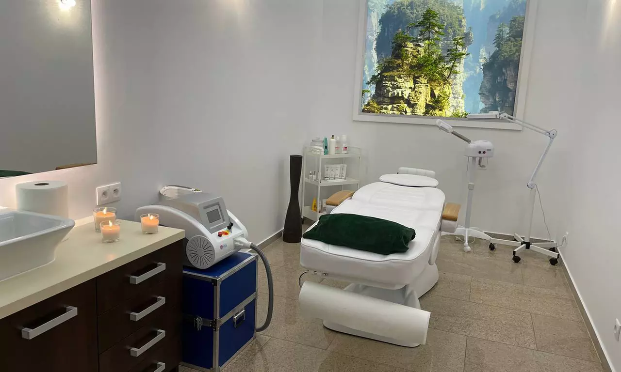 Wybrany 60-minutowy masaż w Aurora Clinic&Spa