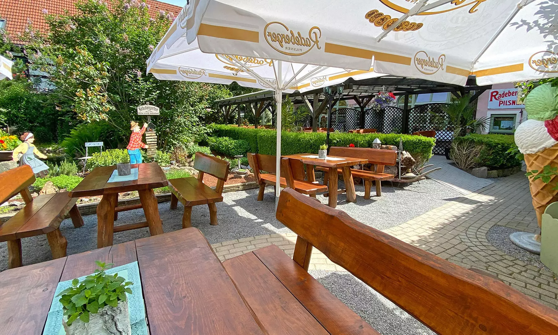 Wild-, Fisch- oder vegetarisches Gericht mit Vorspeise oder Dessert