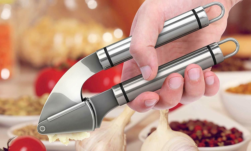 Image 5: Garlic Press and Peeler Set