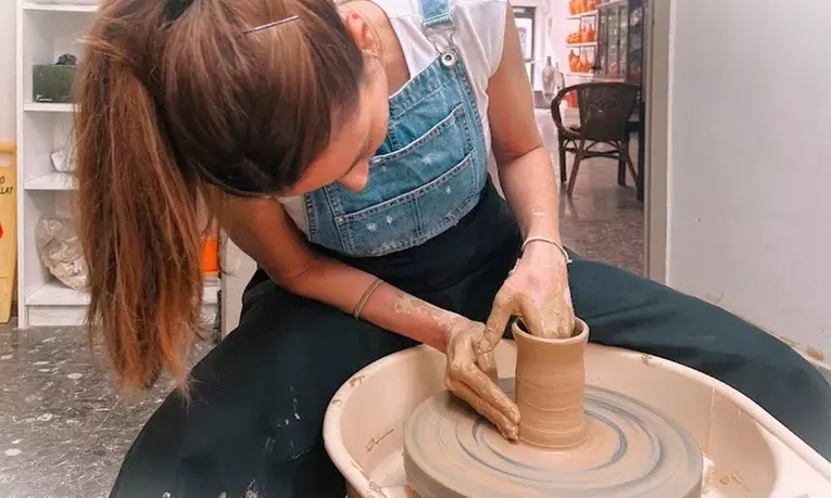 Taller de cerámica iniciación para 1, 2 o 3 personas, 90 minutos