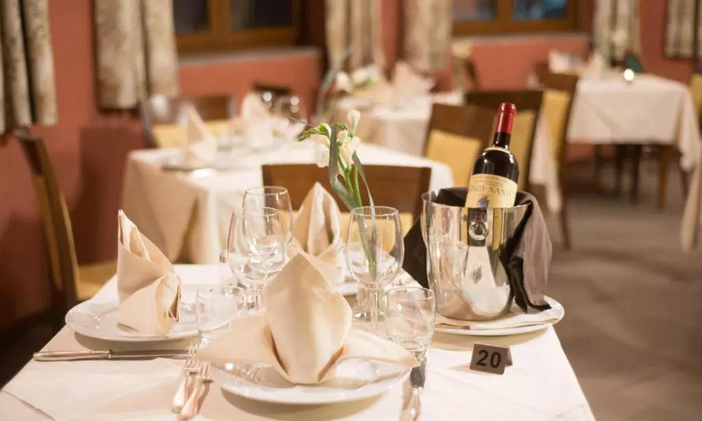 Pistoia 4*: camera doppia con colazione, cena e Spa