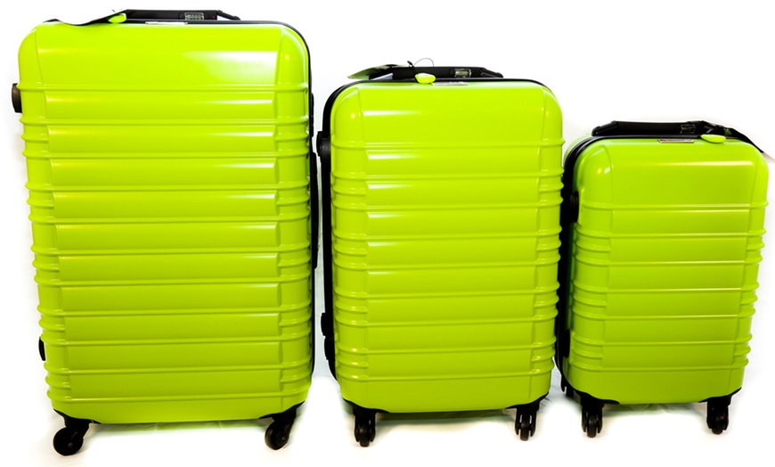 Image 75: Discovery Three-Piece Luggage