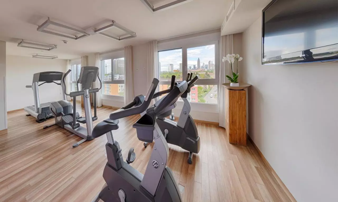 Frankfurt: 2 Nights With Breakfast, Optional 3-Course Meal