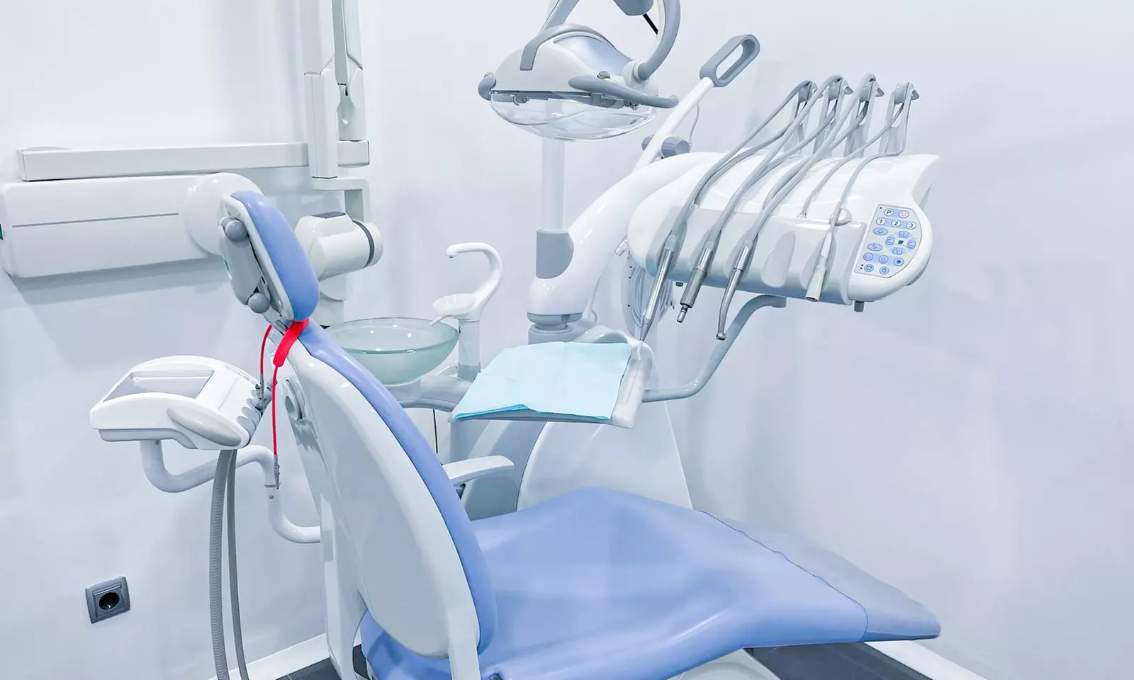 Limpieza bucal con ultrasonidos y opción a blanqueamiento dental