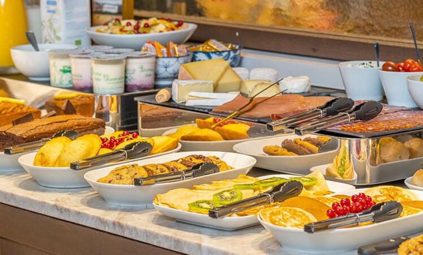 Image 11: Lyon : chambre double avec petit-déjeuner et verre de bienvenue